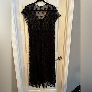 Torrid kimono/ button down overlay top.